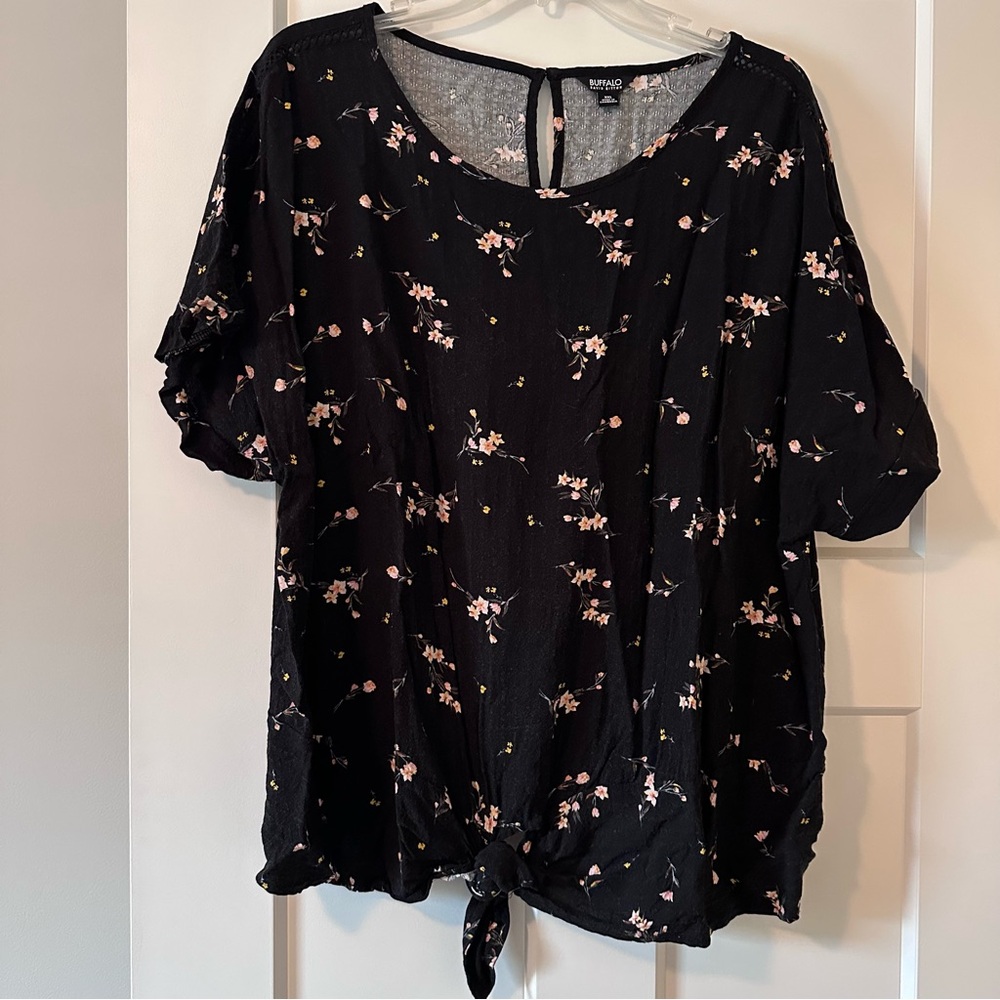Buffalo David Bitton Black Floral Tie Front Blouse Short Sleeve Size XXL